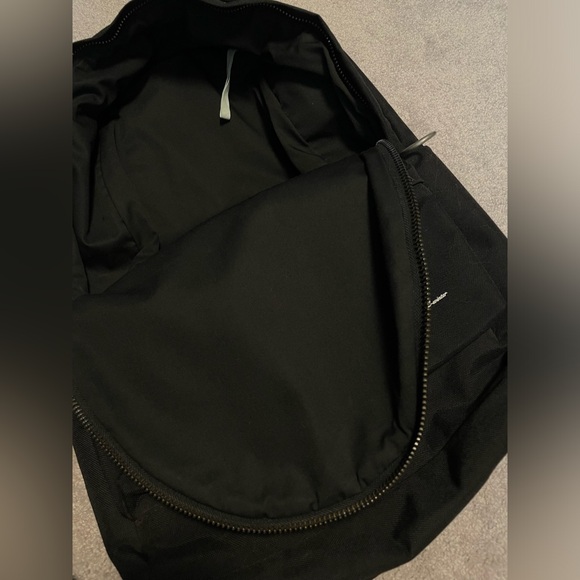 Off-White Black Abstract Arrows Backpack - Picture 4 of 7